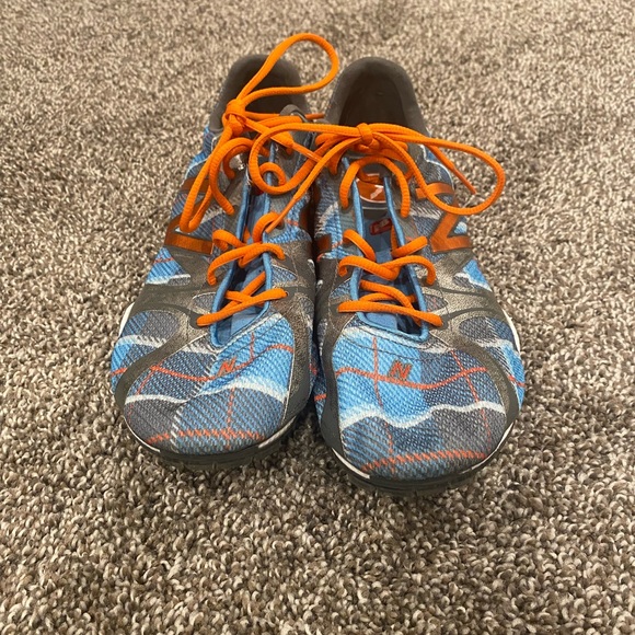 New Balance WR800 Track Running Shoes Womens Lightly Worn Spikes - Picture 3 of 7